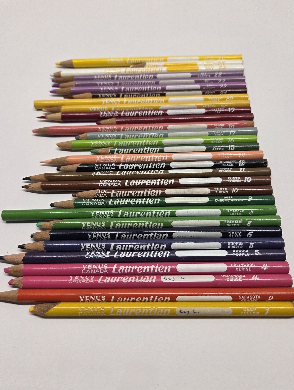 30 Laurentien Venus Canada Coloured Pencils Used Vintage Some Duplicates